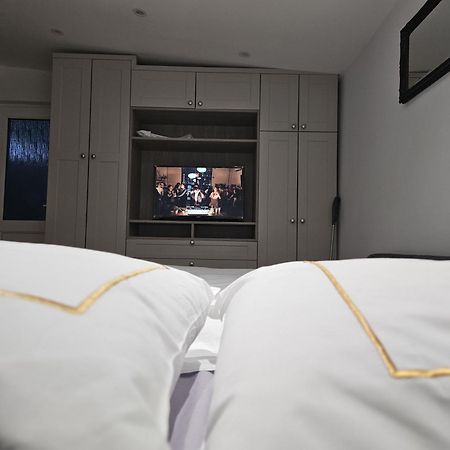 Modern Studio In Greenford, Free Wifi, Parking & Streaming Services Ealing Ngoại thất bức ảnh