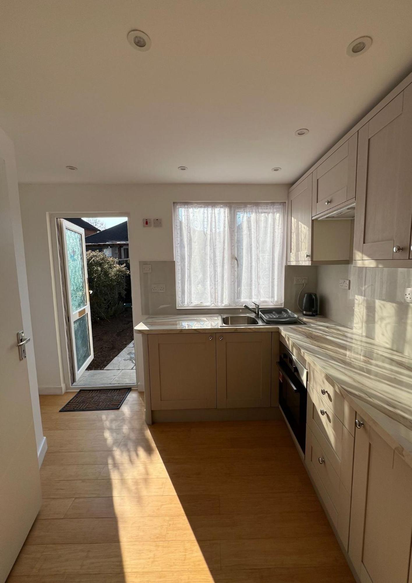 Modern Studio In Greenford, Free Wifi, Parking & Streaming Services Ealing Ngoại thất bức ảnh